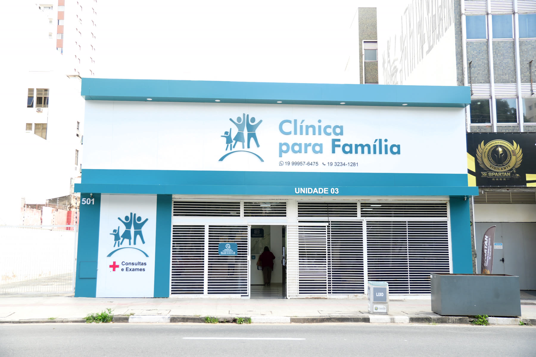 Fachada da Unidade 03 da Clínica Para Família, no número 501